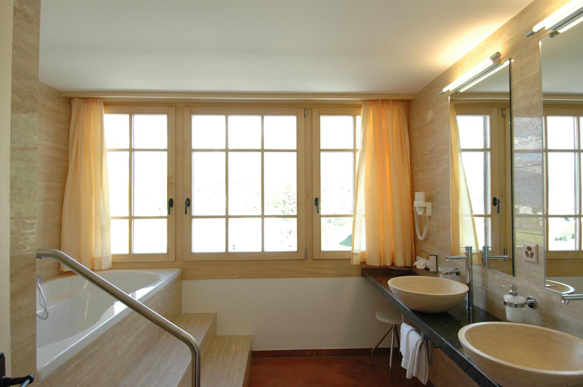 Schweizerhaus Swiss Quality Hotel Maloja Bilik gambar